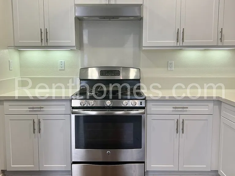 8862 Promenade North Pl — Photo 5