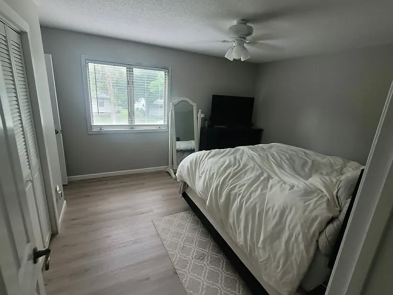 751 Lathrop Dr — Photo 10