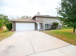 1622 N Tanglewood Rd, Rose Hill, KS 67133