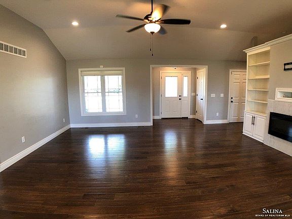 4th image of 1813 Bluestem Ln