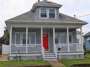 37 Rowe Ave, Pawtucket, RI 02861