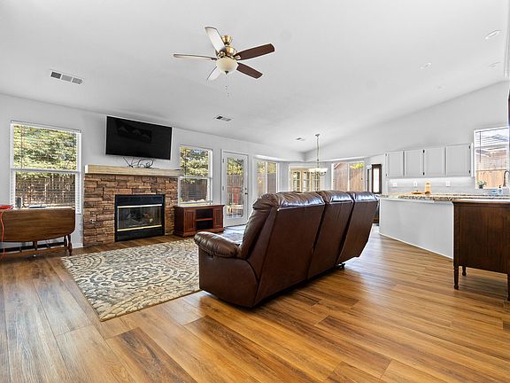 4th image of 1434 N Verde Vista Court