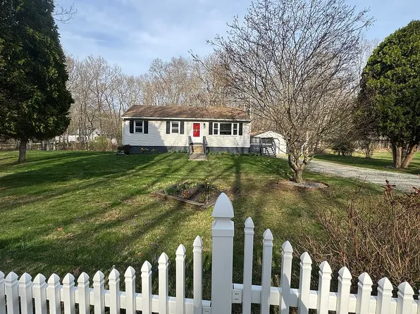 26 Cottage Rd, Bozrah, CT 06334