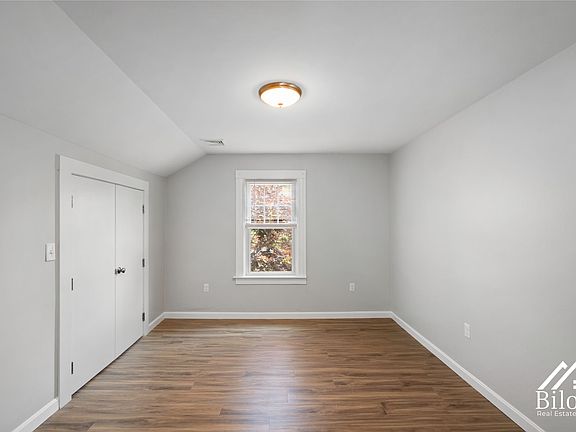 5th image of 1056 Hope St #216