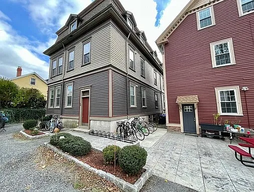 68 John St — Photo 2
