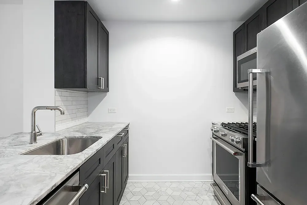 21 W End Ave — Photo 2