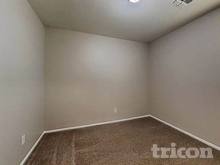 39964 W Sanders Way — Photo 13