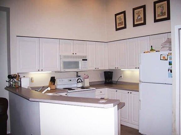 4th image of 16125 Juanita Woodinville Way NE Unit 402