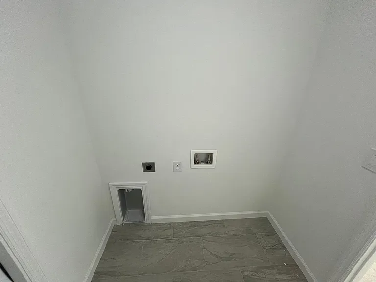 2513 22nd St W — Photo 24