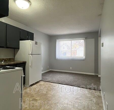 4th image of 1119 E St #10