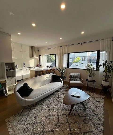 918 Manning Ave #B — Photo 3