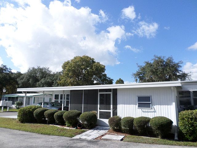 1st image of 121 Poinsettia Dr