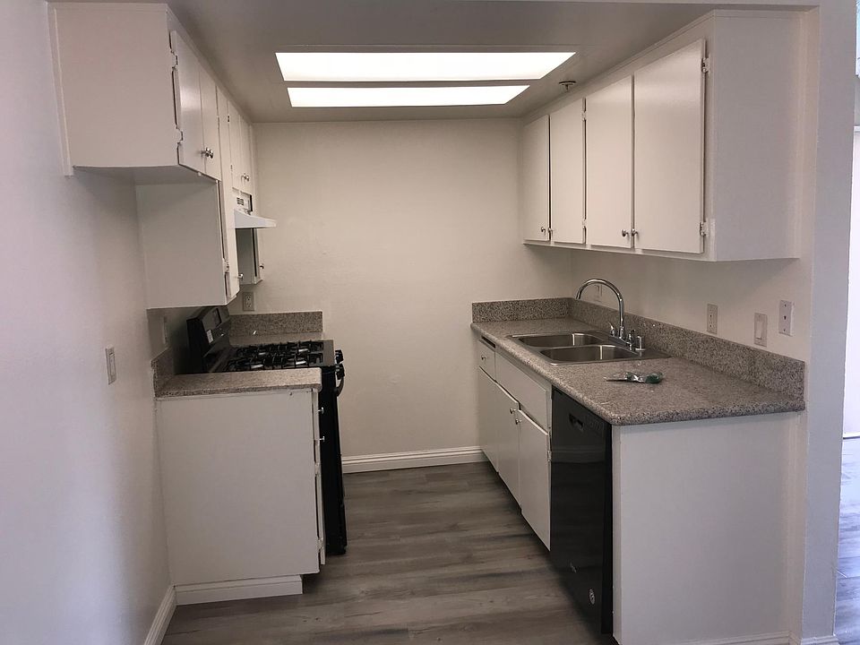 2nd image of 16262 Merrill Ave