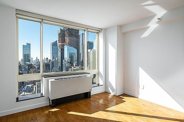 1st image of 350 W 38th St #22G