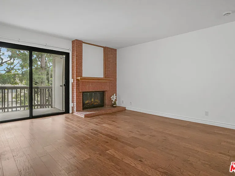 8512 Tuscany Ave #302 — Photo 3