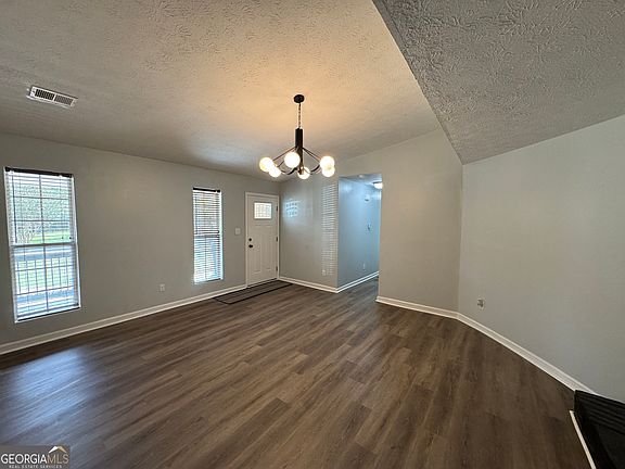 4th image of 1112 Reynolds Ct