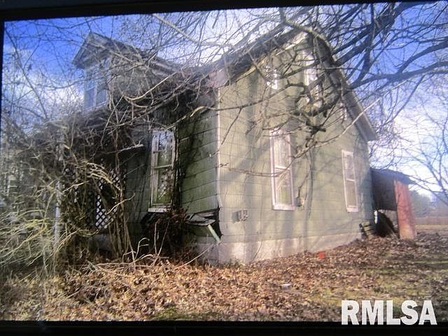 2nd image of 112 E Edwards St