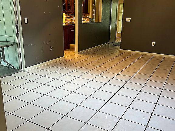5th image of 100 Donnington Ct