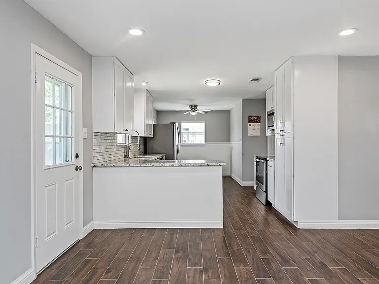 1719 Longhorn Dr — Photo 16