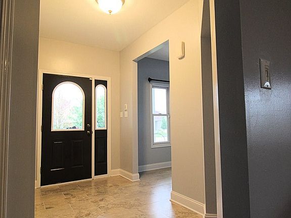 5th image of 1764 Samantha Ln