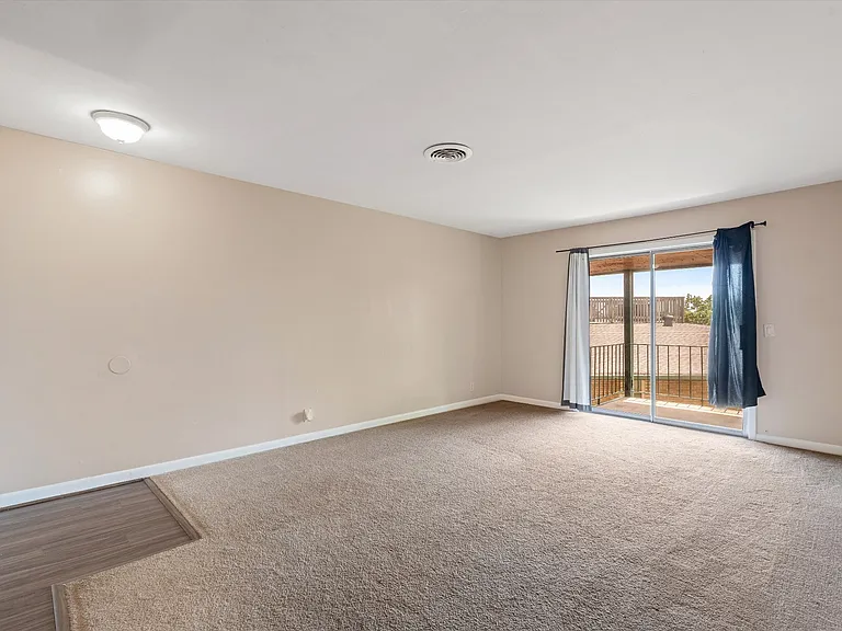 555 N Dupont Ave #C73 — Photo 2