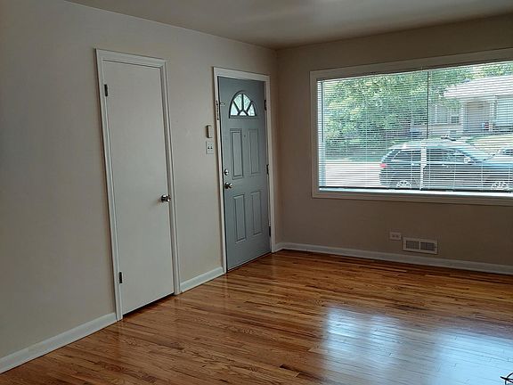 3rd image of 1280 S Quieto Way