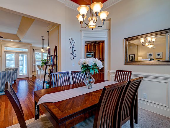 5th image of 586 Lune Court