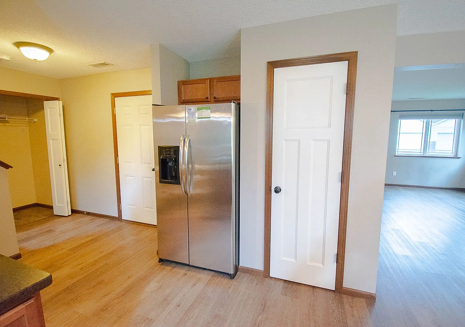 Modern Townhome in a Convenient NW Location — Photo 4