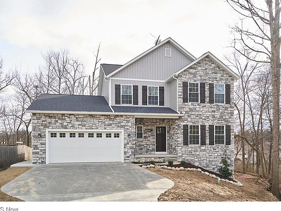 2nd image of 140 Glenshire Ln