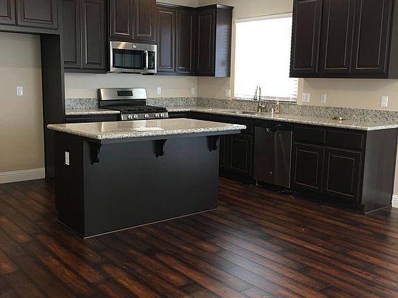 3rd image of 491 Woodgate Rd