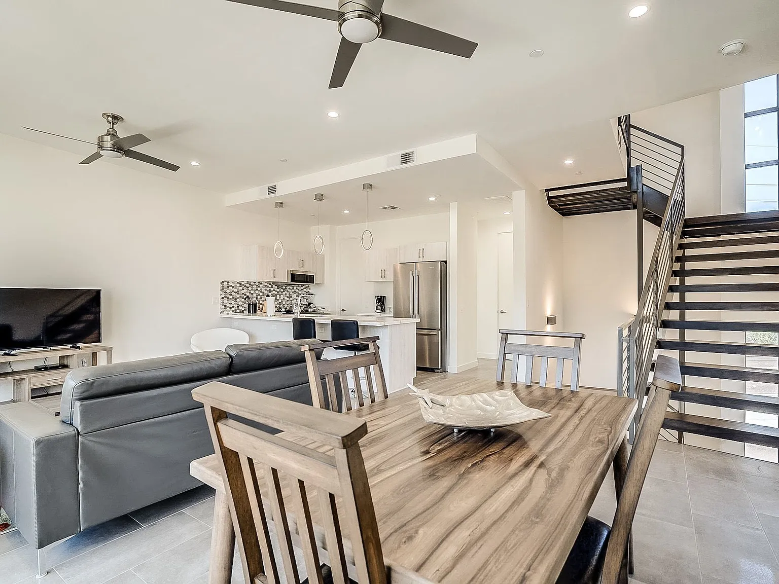 Eclipse Luxury Apts — Photo 1