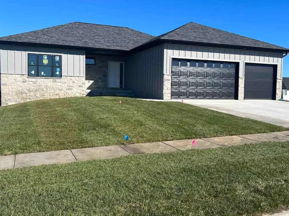 10510 Freedom Ln, Lincoln, NE 68527