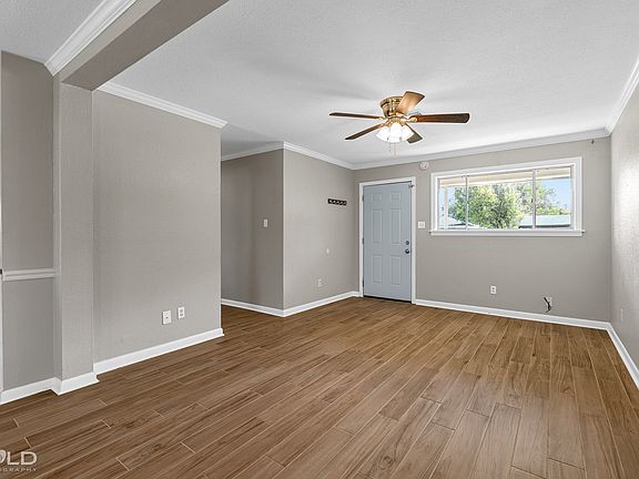 5th image of 2519 Waverly Dr