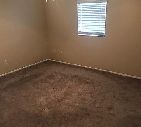 5th image of 419 Falcon Ave