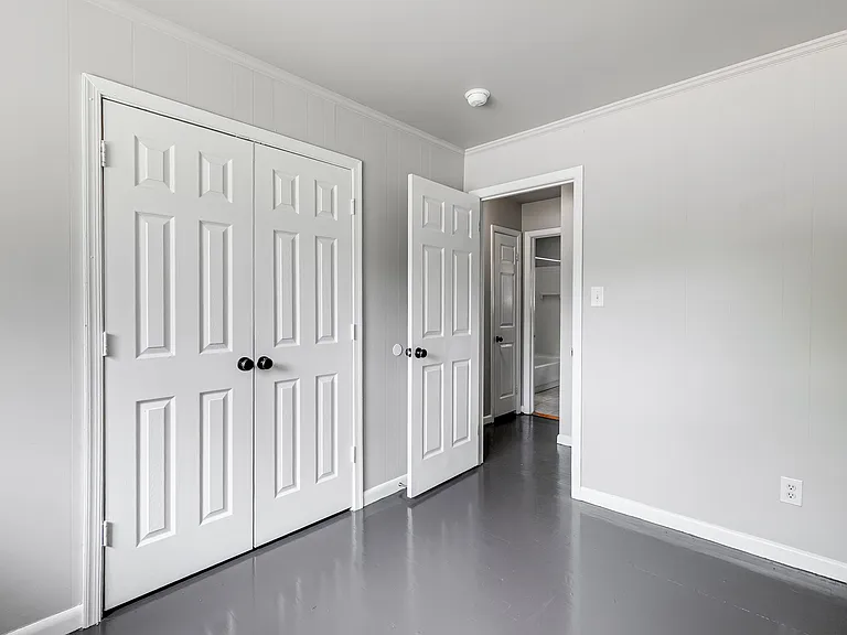 1314 Vinton St — Photo 2