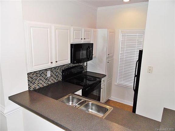 4th image of 720 Tavern Ct