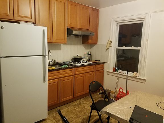 4th image of 11924 27th Ave #2FL