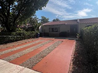 6936 Holly Rd, Miami Lakes, FL 33014