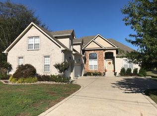 668 Starpoint Dr, Gallatin, TN 37066