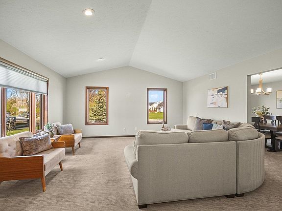 5th image of 4942 Vail Dr