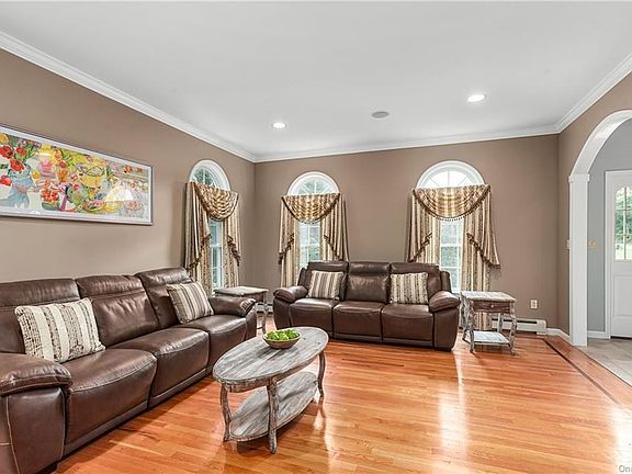 3rd image of 34 James Ct