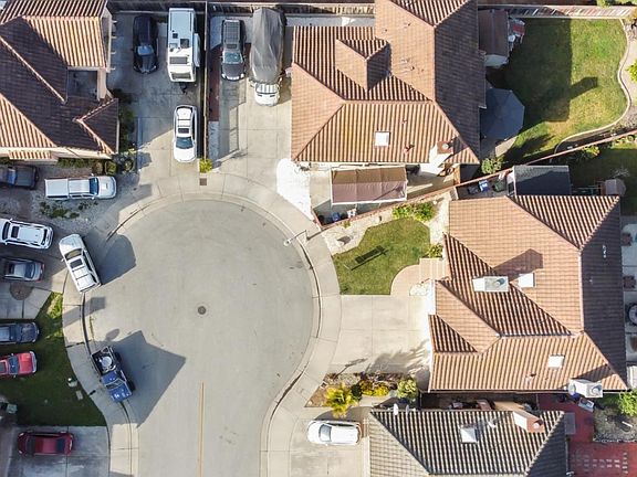 4th image of 208 Meghann Ct