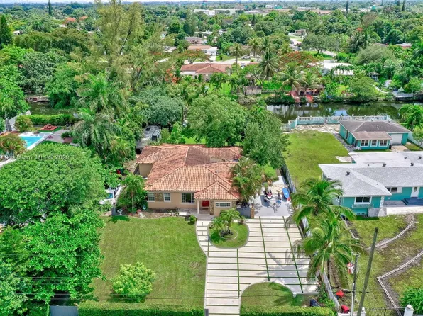 290 N Biscayne River Dr, Miami, FL 33169