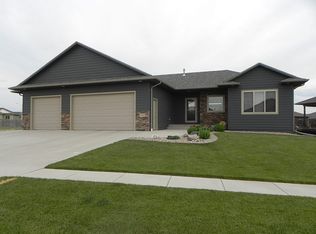 1305 S Monticello Ct, Sioux Falls, SD 57106
