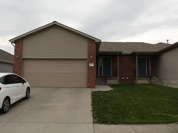 7215 Dorchester Ct, Lincoln, NE 68521
