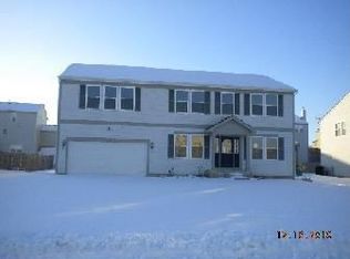 340 Greenbriar Blvd, Poplar Grove, IL 61065