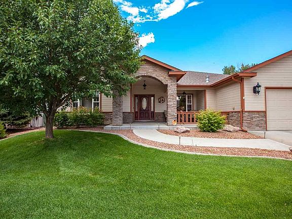 3rd image of 663 Tamarron Dr