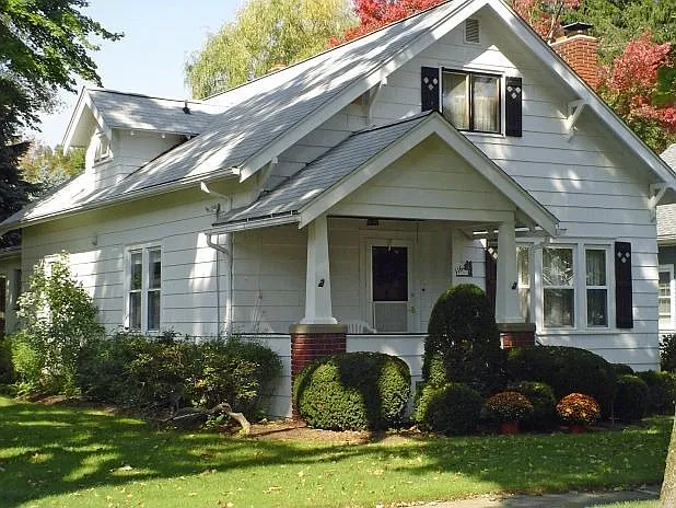 116 Hickory St photo 1