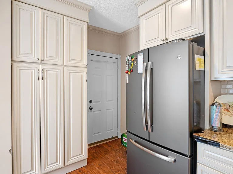 147-149 Pearl St #2 — Photo 5