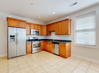 350 Bremen St UNIT 301, Boston, MA 02128